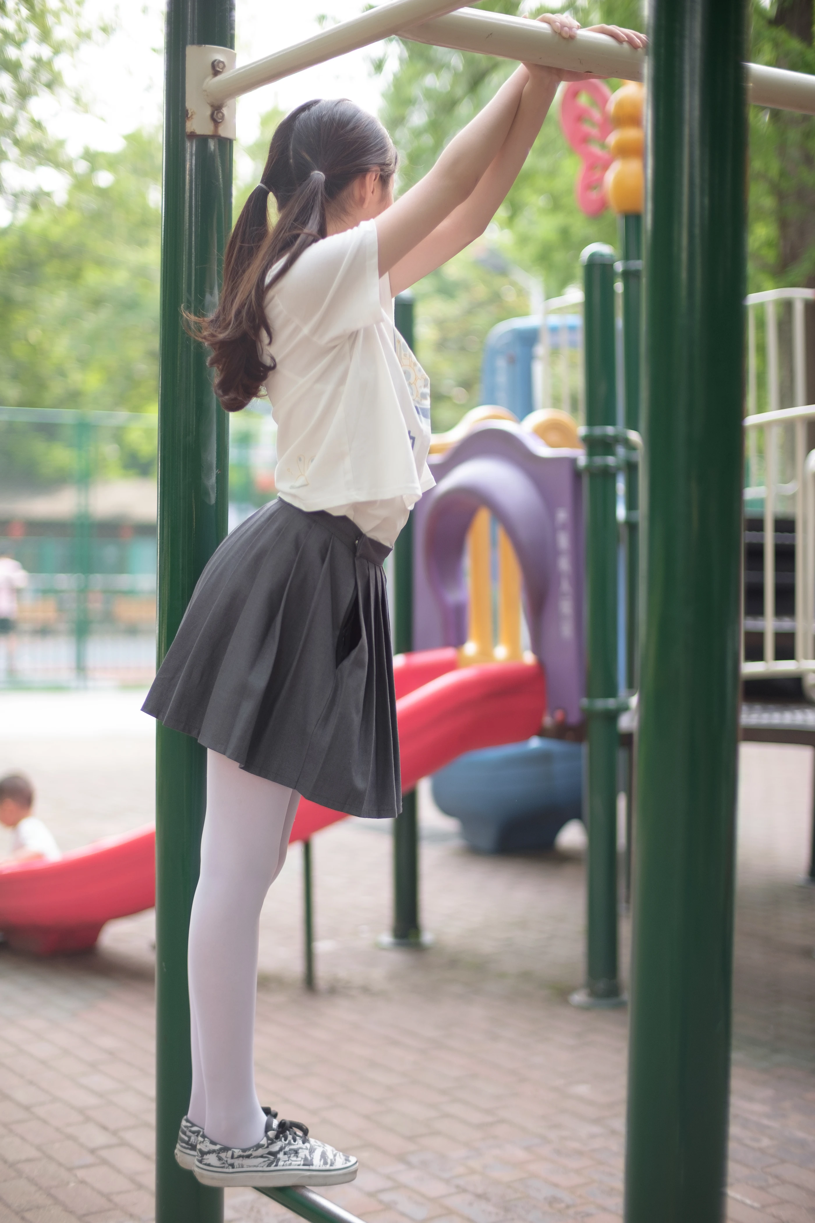 森萝财团 [R15-014] 白丝妹妹游园 [99P]插图2